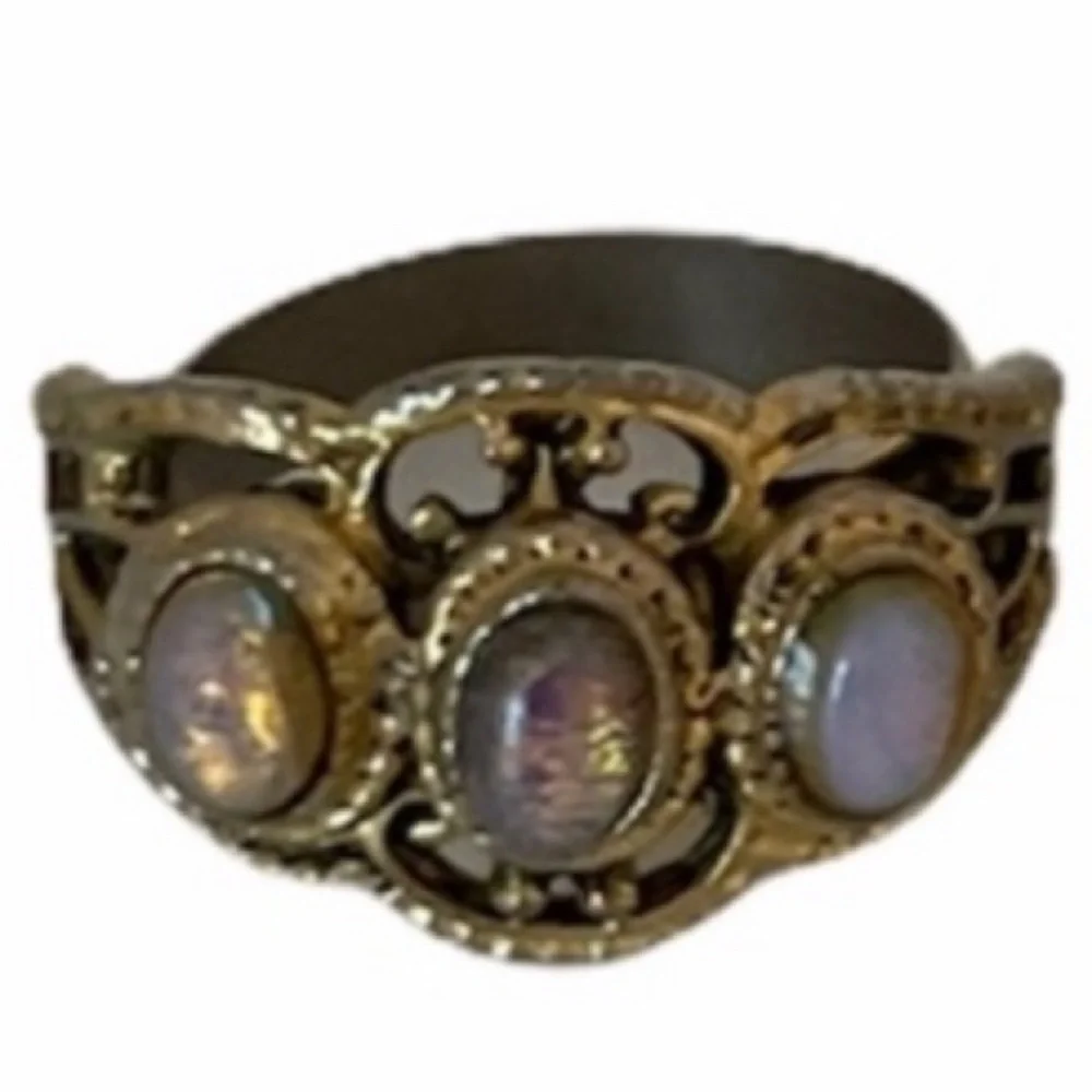 Elegant Vintage Ring 3 Stone Bezel Opal Moonstone Delicate Ornate Gold Filigree